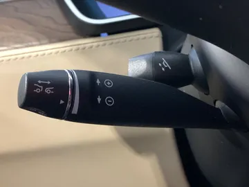 2017 Tesla Model S - image 26