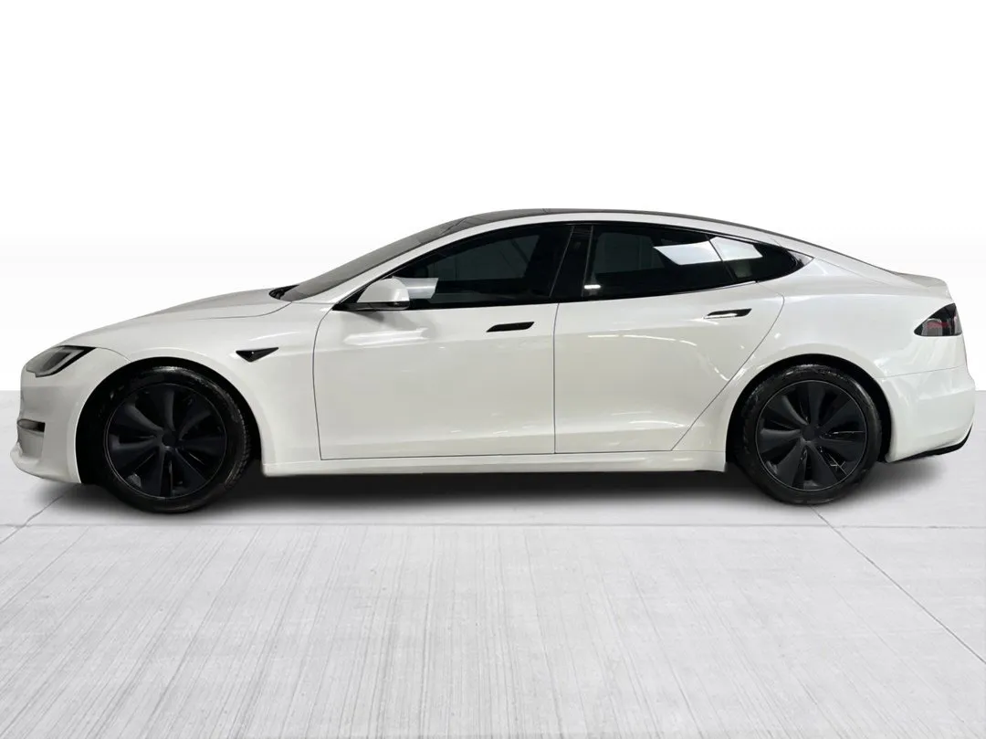 2022 Tesla Model S — photo 8