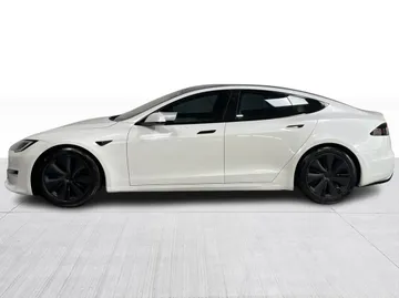 2022 Tesla Model S - image 9