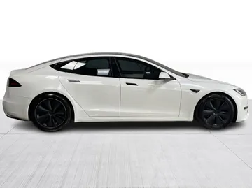 2022 Tesla Model S - image 2