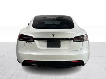 2022 Tesla Model S - image 11