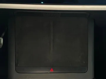 2022 Tesla Model S - image 26