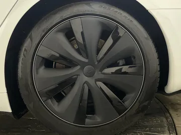 2022 Tesla Model S - image 6