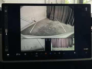 2022 Tesla Model S - image 20