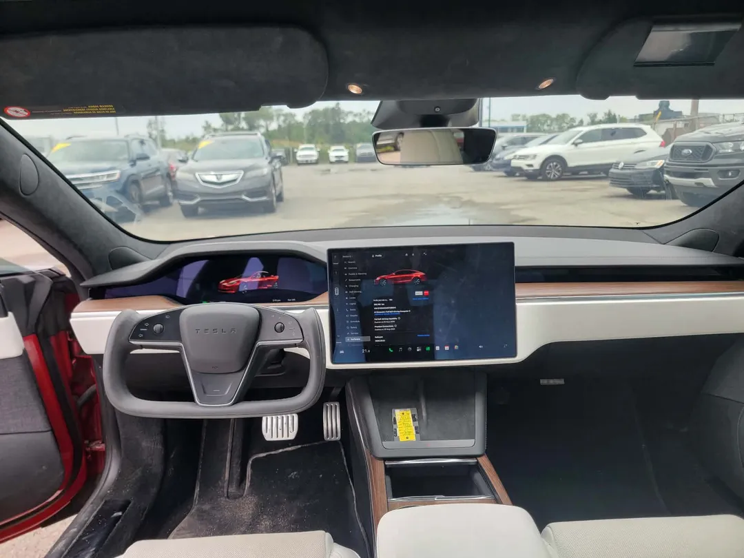 2022 Tesla Model S — photo 8
