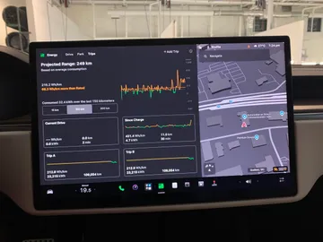 2022 Tesla Model S - image 15