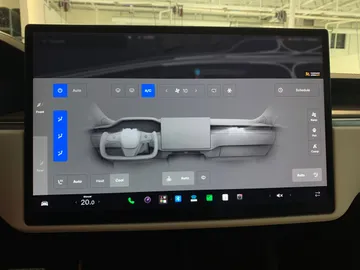 2022 Tesla Model S - image 25