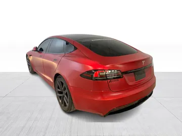 2022 Tesla Model S - image 6
