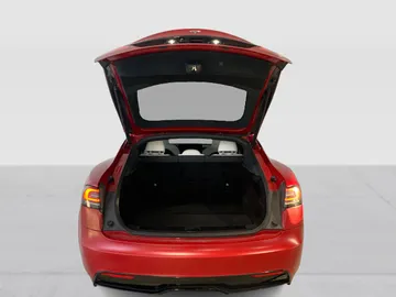 2022 Tesla Model S - image 13