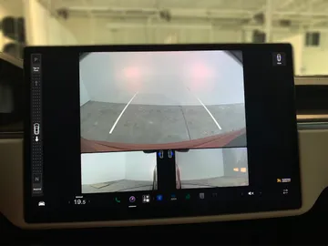 2022 Tesla Model S - image 24