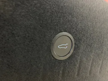 2022 Tesla Model S - image 20
