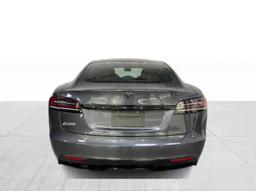 2022 Tesla Model S - image 11