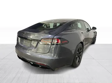2022 Tesla Model S - image 13