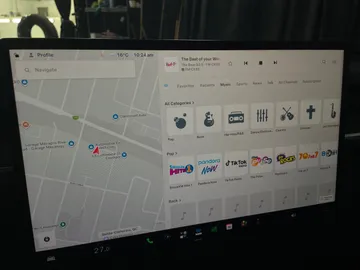 2022 Tesla Model S - image 30