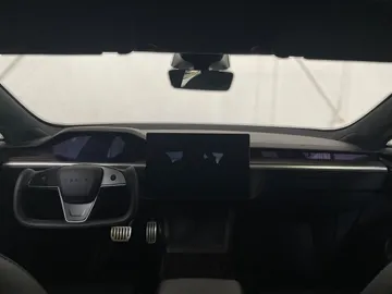 2022 Tesla Model S - image 15