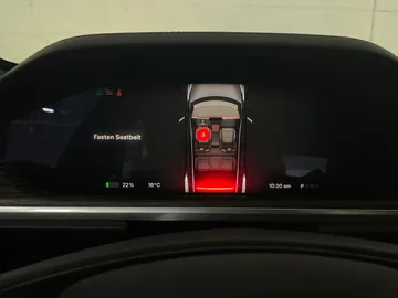 2022 Tesla Model S - image 16