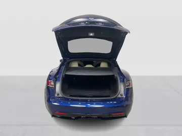 2022 Tesla Model S - image 13