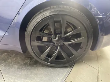 2022 Tesla Model S - image 7