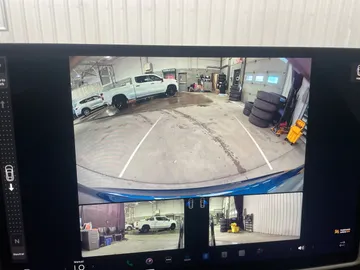 2022 Tesla Model S - image 22