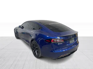 2022 Tesla Model S - image 11
