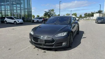 2015 Tesla Model S - image 3