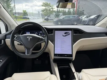 2018 Tesla Model X - image 9