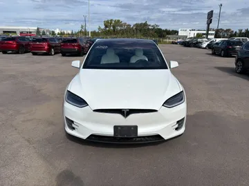 2017 Tesla Model X - image 2