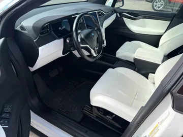 2017 Tesla Model X - image 7