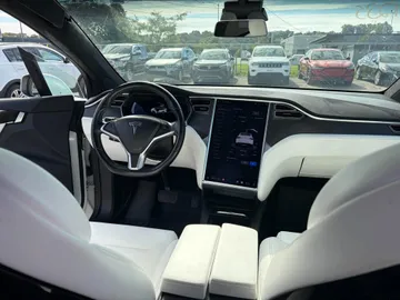 2017 Tesla Model X - image 8