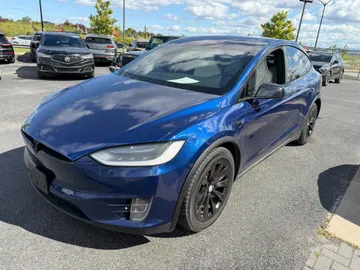 2017 Tesla Model X - image 3