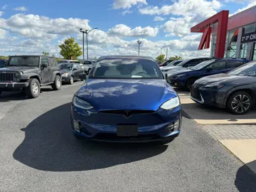 2017 Tesla Model X - image 2