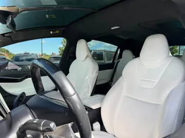 2017 Tesla Model X - image 8