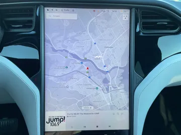 2021 Tesla Model X - image 18
