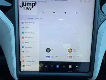 2021 Tesla Model X - image 24