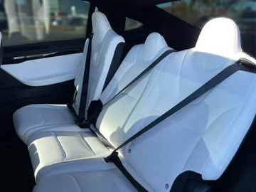 2021 Tesla Model X - image 17