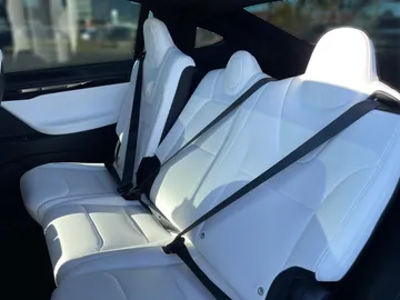 2021 Tesla Model X - image 17