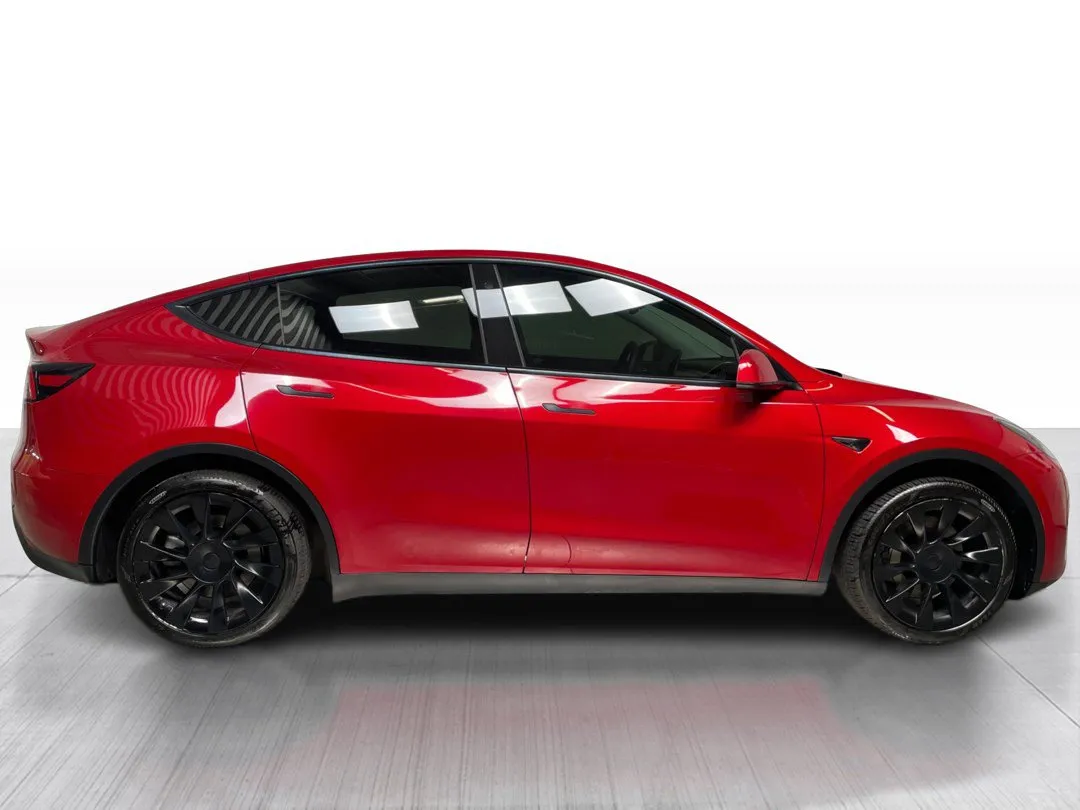 2021 Tesla Model Y — photo 2