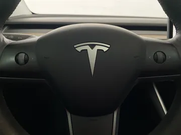 2021 Tesla Model Y - image 17