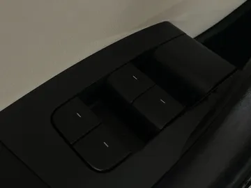 2021 Tesla Model Y - image 22