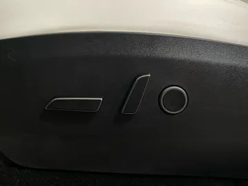 2021 Tesla Model Y - image 15