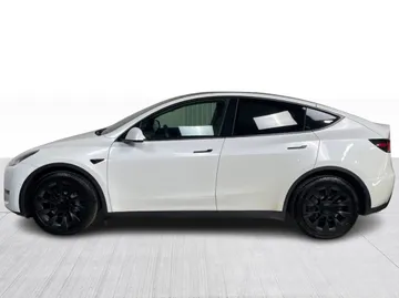 2021 Tesla Model Y - image 10