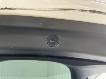 2021 Tesla Model Y - image 19