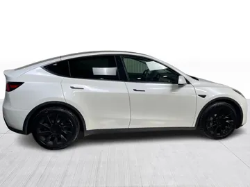 2021 Tesla Model Y - image 2