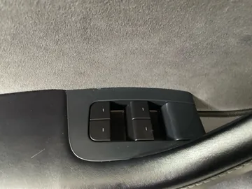 2021 Tesla Model Y - image 24
