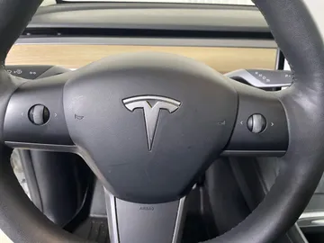 2021 Tesla Model Y - image 17