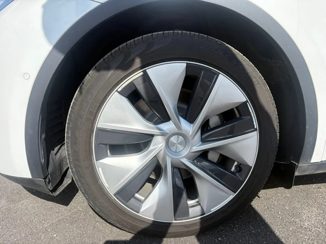 2021 Tesla Model Y Long Range AWD, photo 7