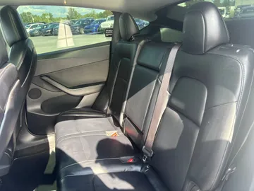 2021 Tesla Model Y - image 10