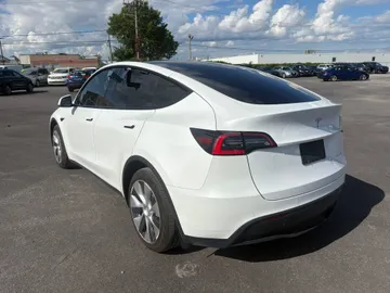 2021 Tesla Model Y - image 7