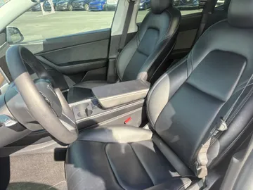 2021 Tesla Model Y - image 9