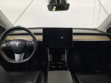 2021 Tesla Model Y - image 4
